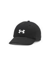 Gorro Under Armour negro con logo bordado en blanco.