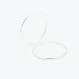Aros tipo argolla grandes, de plata 925 con detalles en oro.