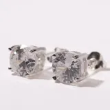 Aros de plata 925 con circonitas cúbicas transparentes.