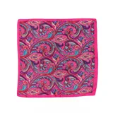 Pañuelo de satén estampado con diseño de arabescos en tonos rosados, azules y violetas.