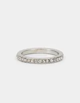 Anillo plateado con strass.