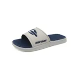 Chinelas Mormaii Quiver Pro Slide para hombre, con base azul marino y tira ancha superior blanca con logo de la marca en azul.