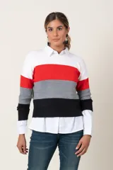 Sweater de punto a rayas horizontales en blanco, rojo, gris y negro, de corte clásico y cuello redondo.