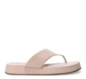 Sandalias de mujer Miss Carol estilo chancla, color negro.