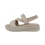 Sandalia de plataforma color oro viejo o bronce, con tiras anchas ajustables con velcro en el empeine y tobillo. Presenta plantilla acolchada y suela gruesa y flexible.