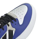 Championes Adidas Court 24 de hombre, color blanco con detalles en azul y negro.
