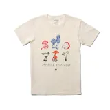 Remera beige con estampado de hongos y texto en color vibrante.