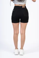 Short de jean negro de tiro alto y corte ajustado.