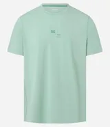 Remera deportiva masculina de manga corta y cuello redondo, color verde menta. Presenta un pequeño logo estampado en el pecho.