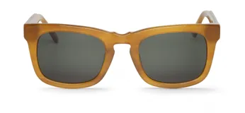 Lentes de sol con armazón color tostado y lentes oscuros, diseño moderno y unisex.