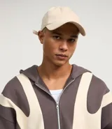 Gorro básico de algodón color azul marino.