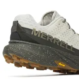 Zapatillas de trail running Merrell Agility Peak 5, color crema con detalles en gris oscuro y suela Vibram Megagrip marrón.