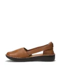 Sandalias de cuero negro con diseño de punta cerrada y laterales calados. Poseen una tira posterior para ajuste, suela plana y costuras decorativas visibles en el contorno de la base.