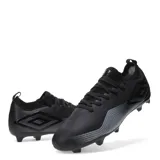 Championes de fútbol Umbro Vibe HG, color negro con detalles en gris.