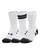 Pack de tres pares de calcetines deportivos Under Armour Tech, blancos con detalles en negro. Uno de los pares es liso con el logo de la marca, otro tiene dos rayas horizontales en la parte superior y el tercero tiene detalles geométricos en el tobillo.