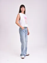 Remera color rosa con estampado de palmeras y texto "Sur la Cote D'Azur France Saint Jean Cap Ferrat".