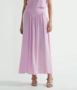 Falda midi color lila de viscosa con frunces en la cintura.