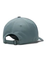 Gorro deportivo Under Armour color gris con logo bordado en negro.
