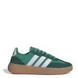 Championes Adidas Barreda Decode, color verde con detalles en blanco y suela marrón.