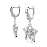 Aros colgantes Swarovski de la colección Stella, con forma de estrella calada y cristales blancos engarzados en baño de rodio.