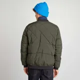 Campera bomber acolchada color verde militar con cierre frontal y cuello redondo.
