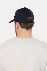 Gorra de béisbol azul marino de lona con visera curva y logo bordado en el frente.