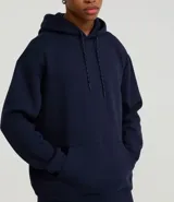 Hoodie masculino de algodón con felpa, color azul marino, de corte relaxed, con capucha ajustable, bolsillo canguro y manga larga.