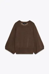 Sweater marrón de punto con cuello redondo y mangas anchas 3/4.