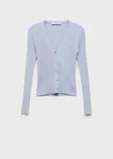 Cardigan celeste de punto de canalé con escote de pico, cierre frontal con botones y mangas largas.