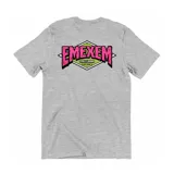 Remera gris de algodón con cuello redondo y estampado pequeño en el pecho con un logo geométrico en verde y fucsia.