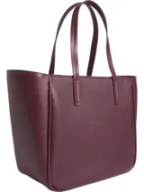 Cartera shopper de Calvin Klein, con estructura moderna y acabados sofisticados, ideal para el uso diario.