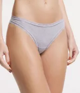 Bombacha bikini gris con encaje en las sisas, de media malla y corte cavado.
