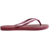 Ojotas Havaianas Slim Gloss con base color rosa nude y tiras finas color rosa chicle.