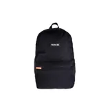 Mochila negra de diseño minimalista, con logo en el frente y compartimento principal amplio.