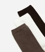 Kit de tres pares de medias largas de algodón canelado de la marca Lupo, en colores negro, bordó y gris.