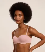 Soutien sin breteles color piel, con copa hueca y tirantes desmontables.