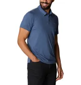 Polo de hombre Columbia Tech Trail, color blanco, de manga corta, con logo bordado en el pecho. Confeccionada en tejido hidroabsorbente Omni-Wick™ con elastano.