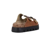 Sandalias Darkness color marrón con dos tiras ajustables con hebillas metálicas. Plataforma con base de corcho y suela de goma negra.