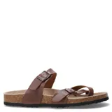 Sandalias bajas de cuero marrón con plantilla anatómica y hebillas ajustables.