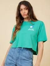 T-Shirt de algodón color blanco con estampado gráfico en el frente.