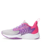 Championes New Balance Rave Run V2, color gris con detalles en rosa y violeta.