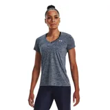 Remera deportiva Under Armour color rosa con cuello en V y logo estampado en el pecho. Confeccionada con tejido UA Tech que seca el sudor rápidamente.