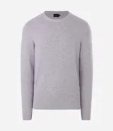 Suéter de punto color gris, con cuello redondo, manga larga y textura maquinetada.