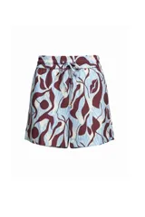 Short de lino con estampado abstracto en tonos celeste, marrón y blanco. Tiene cintura elástica con cordón ajustable.