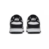 Zapatillas Nike Dunk Low color blanco con detalles en rosa nude.