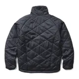 Campera color crema con cierre frontal y cuello alto. Tiene dos bolsillos laterales con cierre y logo de la marca bordado en el pecho.