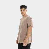 Remera de hombre Reef, corte oversize, color marrón con efecto gastado.
