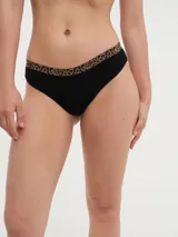 Bombacha de bikini color celeste con cintura de animal print.