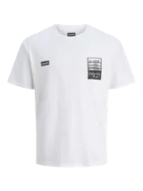Remera blanca de manga corta con cuello redondo y corte relajado. Estampa en el pecho con el logo de la banda británica Oasis y un diseño de pase de acceso "All Areas".