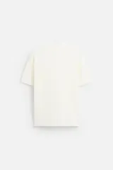 Camiseta celeste de punto con hilatura de mezcla de algodón, corte relaxed fit, cuello redondo, manga corta y acabados en rib.